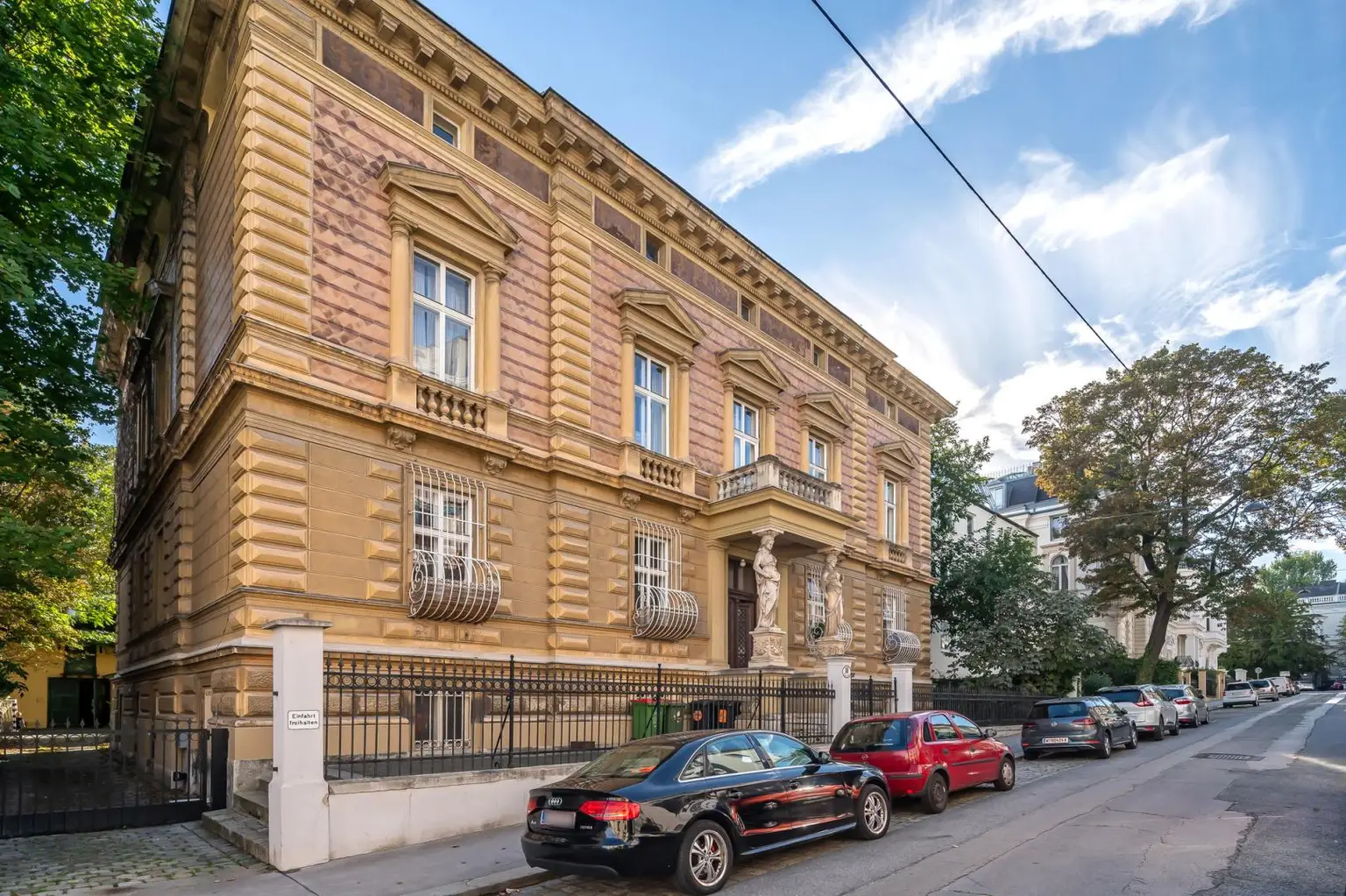 Seltene Gelegenheit in Döbling! Zentrales Luxus-Penthouse mit vier Dachterrassen und Pool