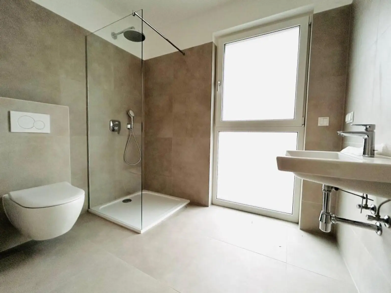 ERSTBEZUG! Doppelhaus mit Garten - Balkon - DG-Terrasse und PKW-Stellplatz | Hochwertige Ausstattung