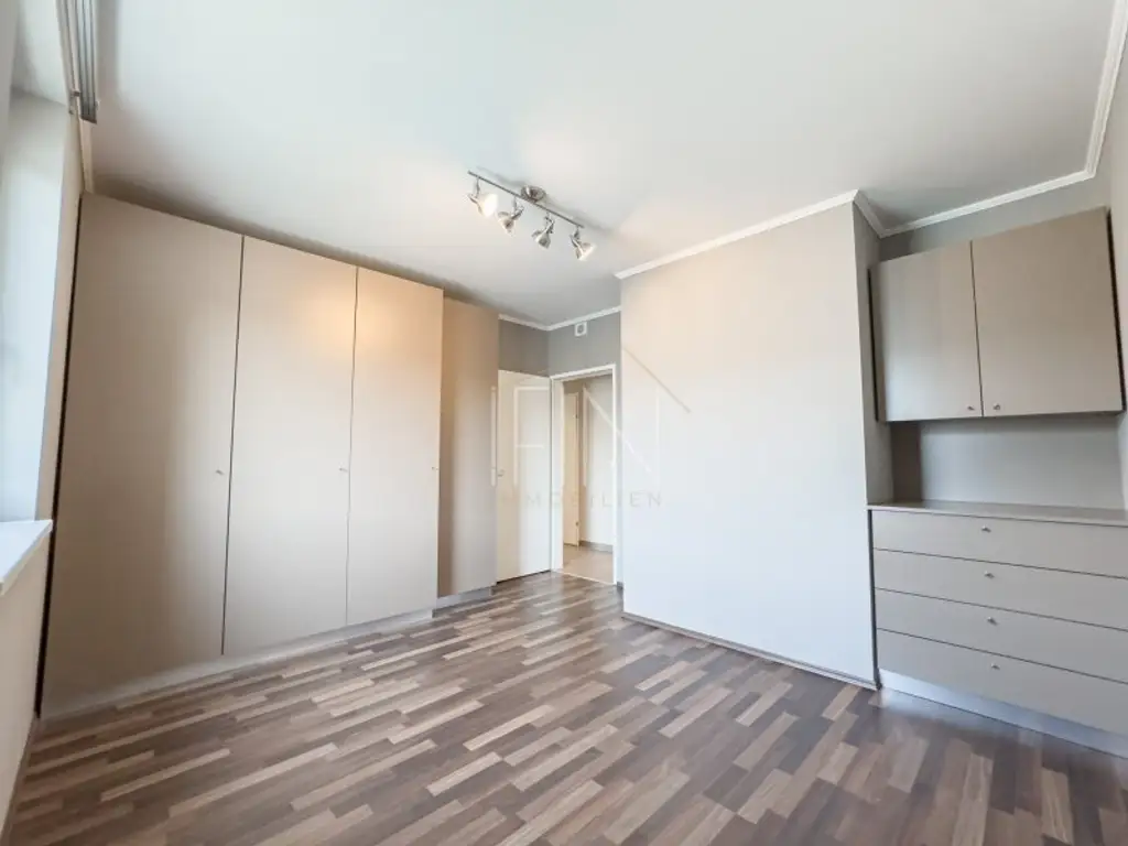 Moderne, sonnige 3-Zimmer-Wohnung mit 50m² Dachterrasse