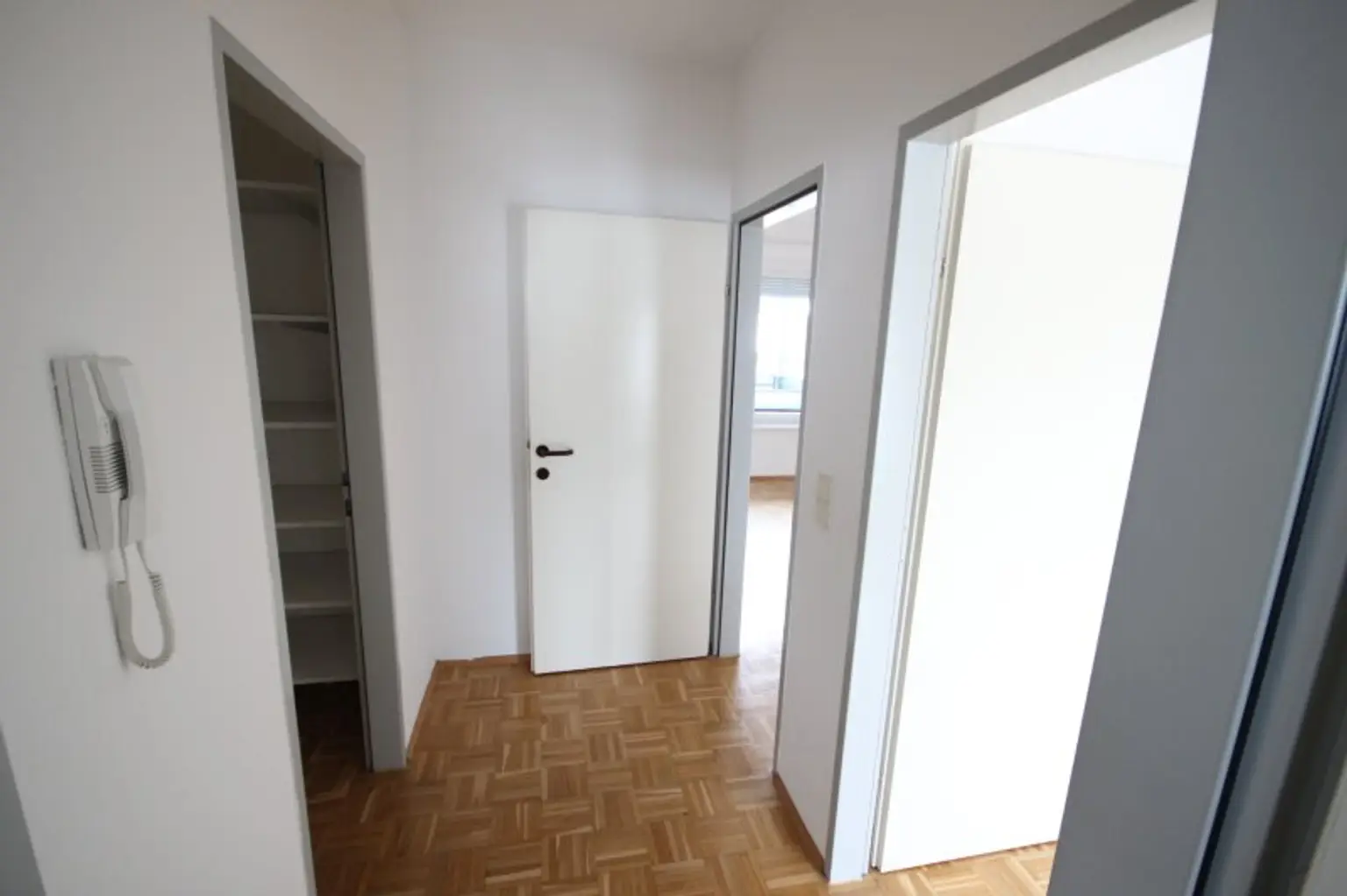 Schöne 2 Zimmer Wohnung 55m² plus Balkon und Parkplatz in Tessendorf