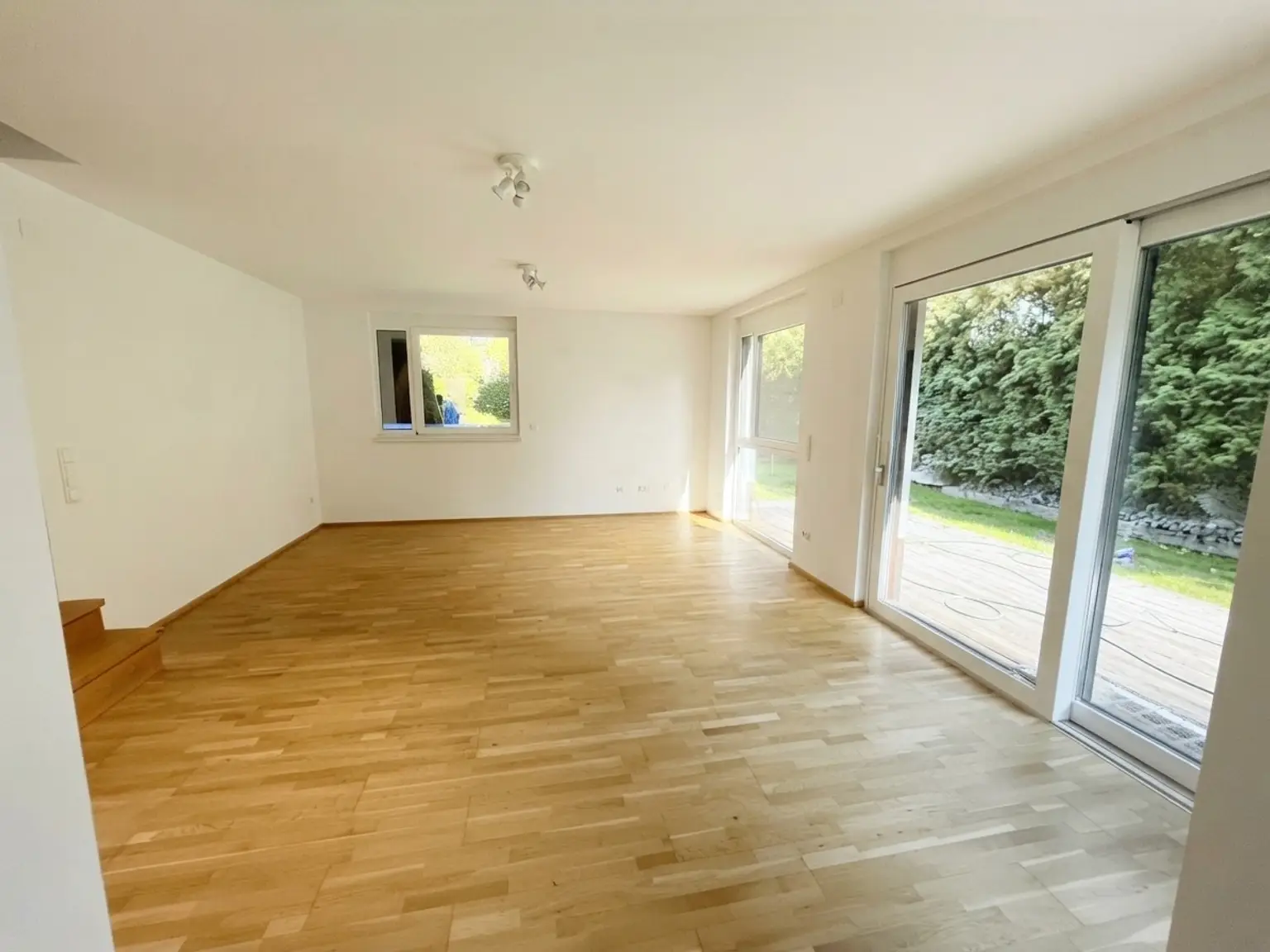 Traumhaftes Einfamilienhaus in Wien mit Garten, Terrassen und Stellplatz - Miete oder Kauf