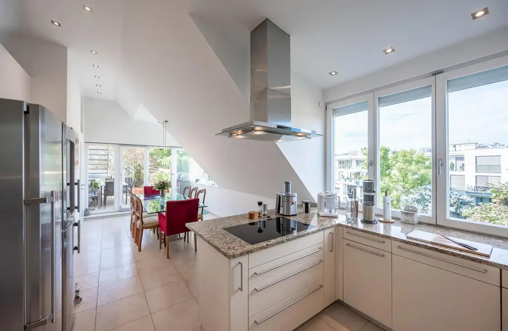 Seltene Gelegenheit in Döbling! Zentrales Luxus-Penthouse mit vier Dachterrassen und Pool