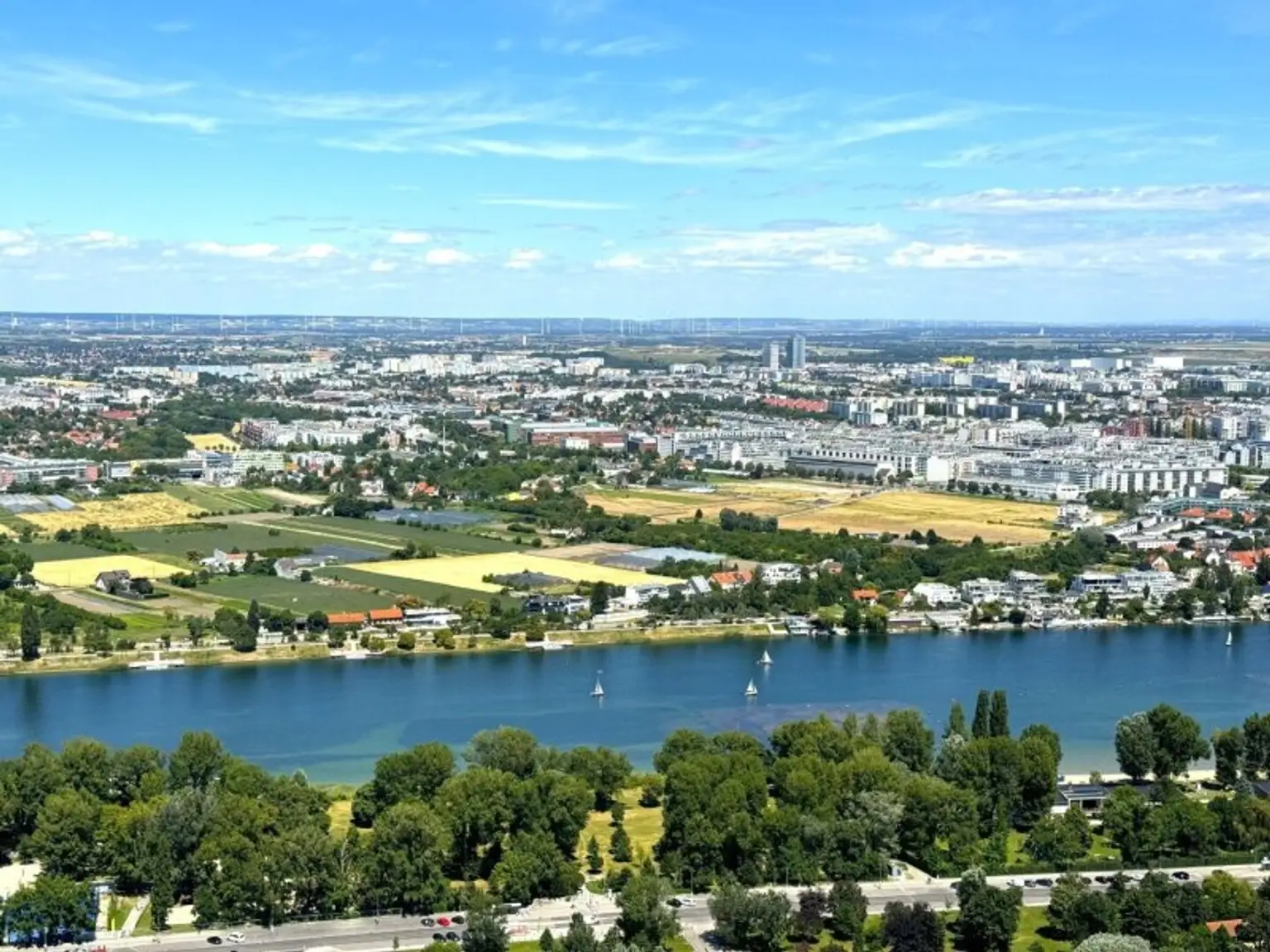 PROVISIONSFREI - THE WATERFRONT CURIOSITY - ABSOLUTE SELTENHEIT – EIGENGRUND BEI DER ALTEN DONAU!