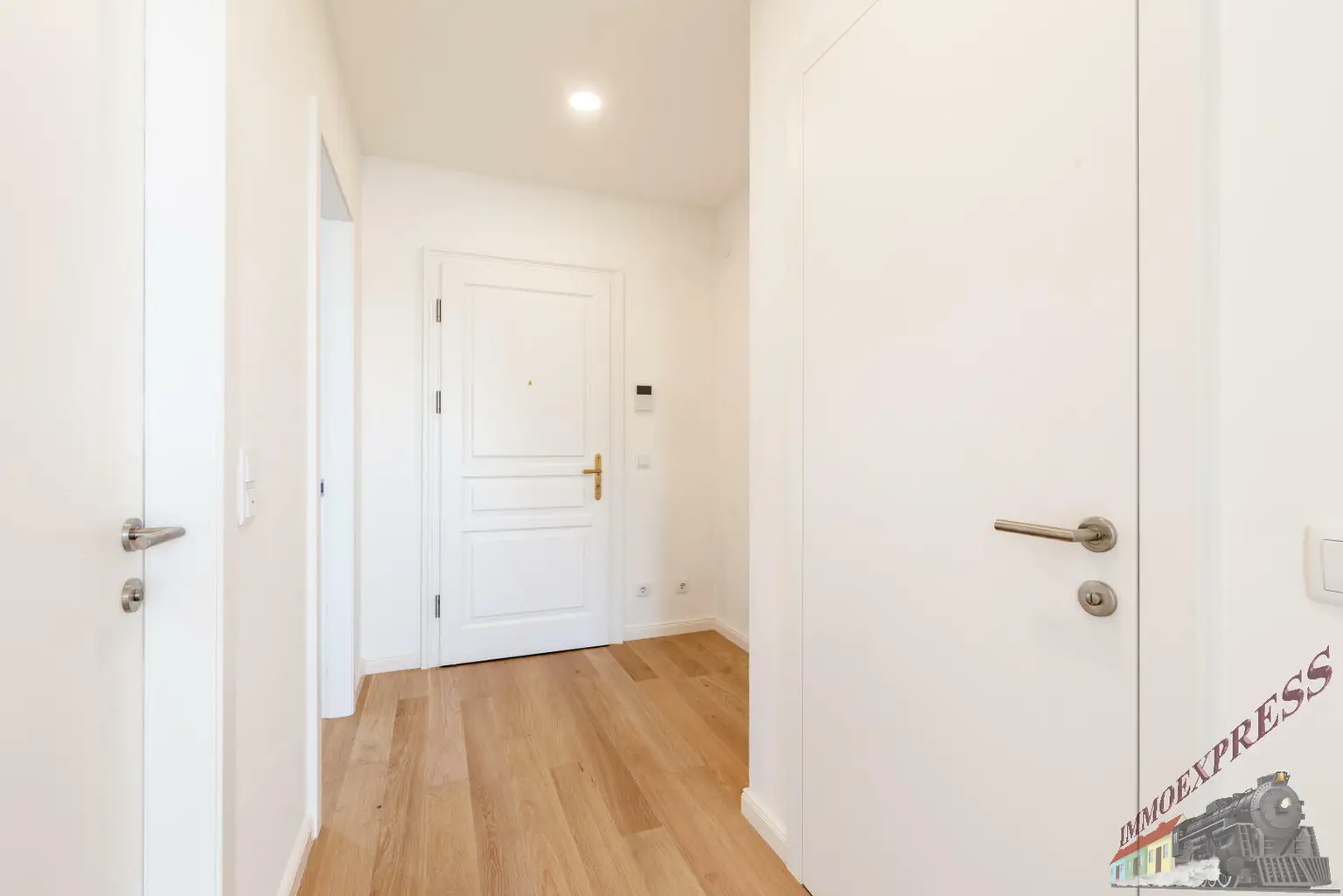 Erstbezug, Dachgeschosswohnung 3-Zimmer, inkl. Küche, Klimaanlage, Erlachplatz 10