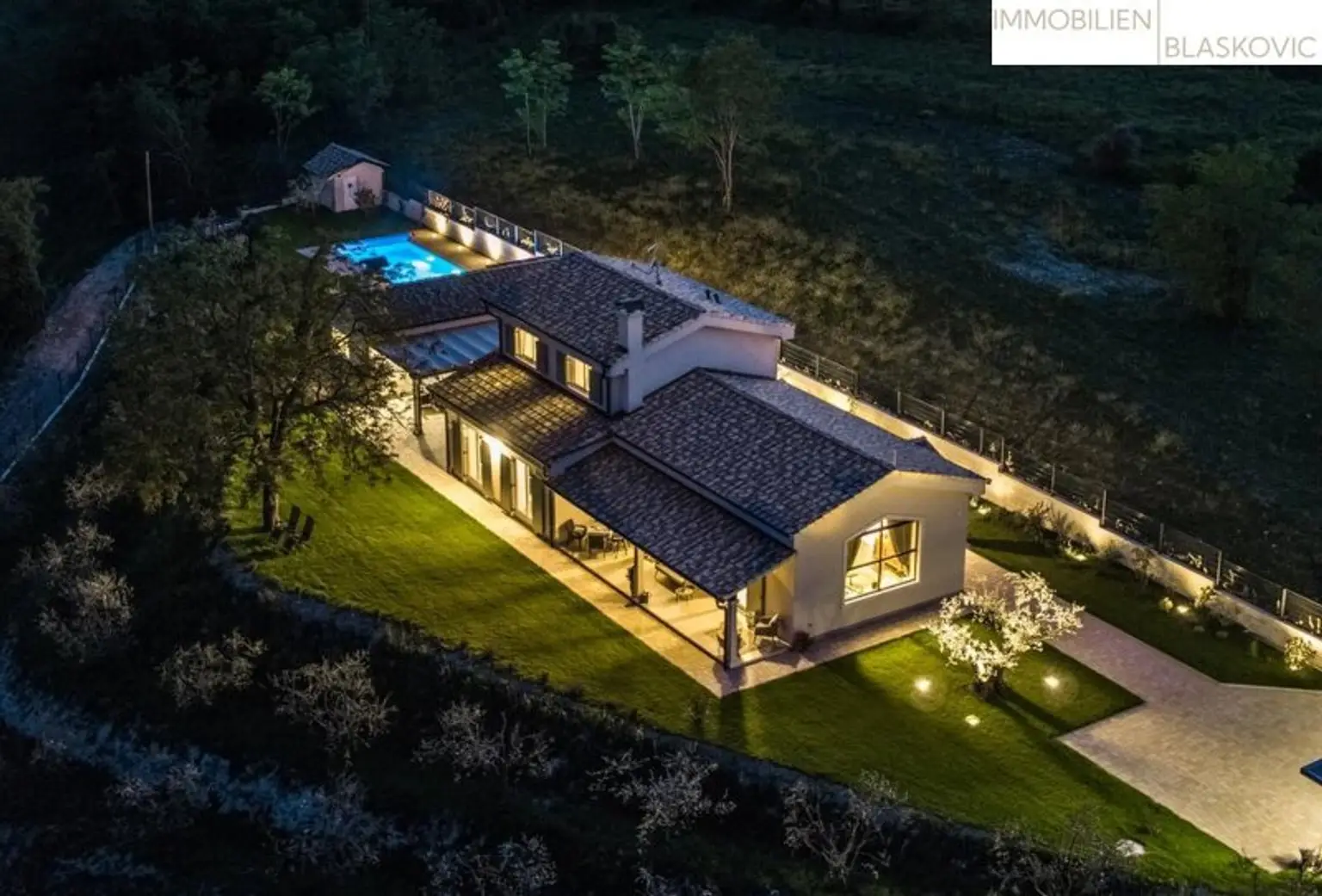 Charmante Villa im Grünen mit fabelhafter Aussicht in die Natur