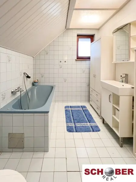 Nahe Stadtgrenze Baden - Doppelhaushälfte mit Renovierungsbedarf