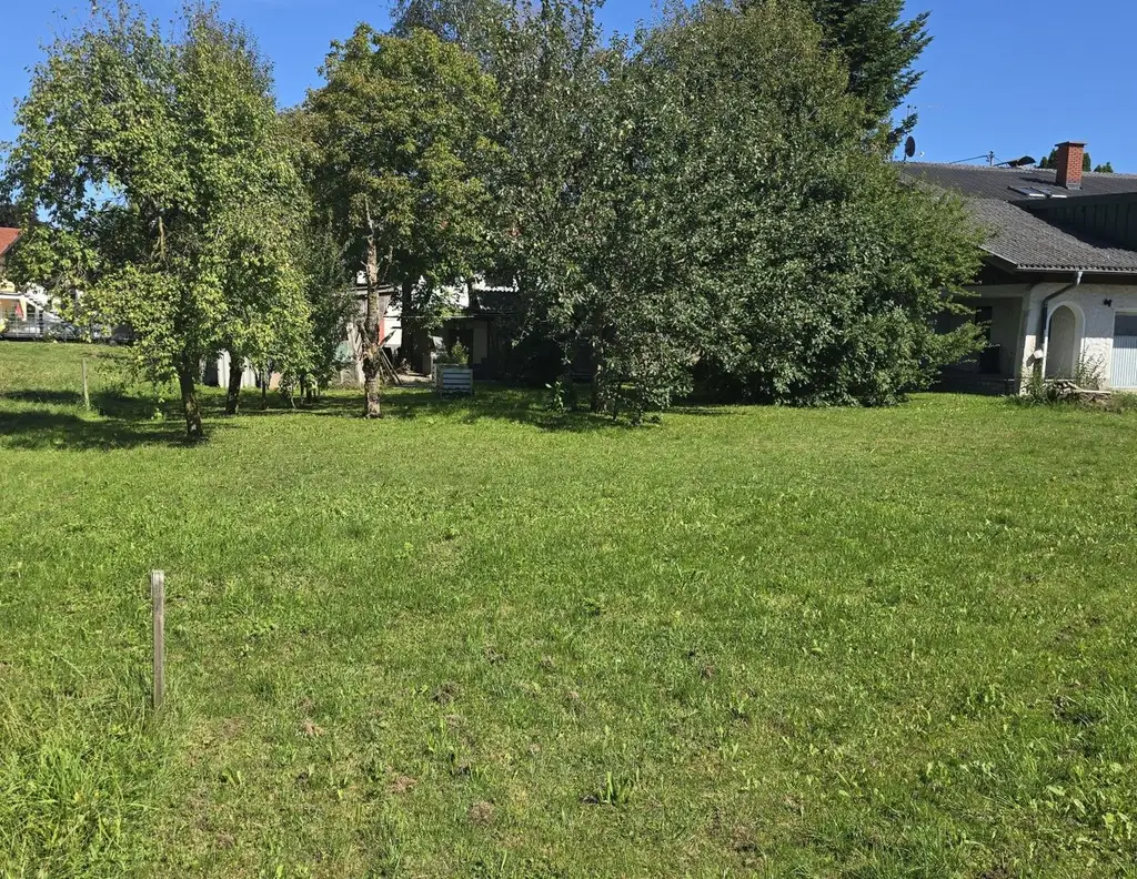 Attraktives Baugrundstück für Ihr Eigenheim oder als Geldparkplatz !