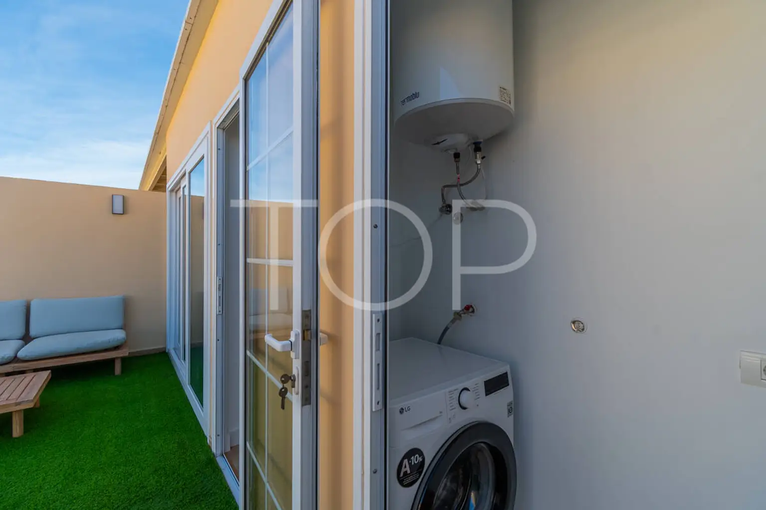 Apartment-El-Palm-Mar-Laundry-Room-Tenerife