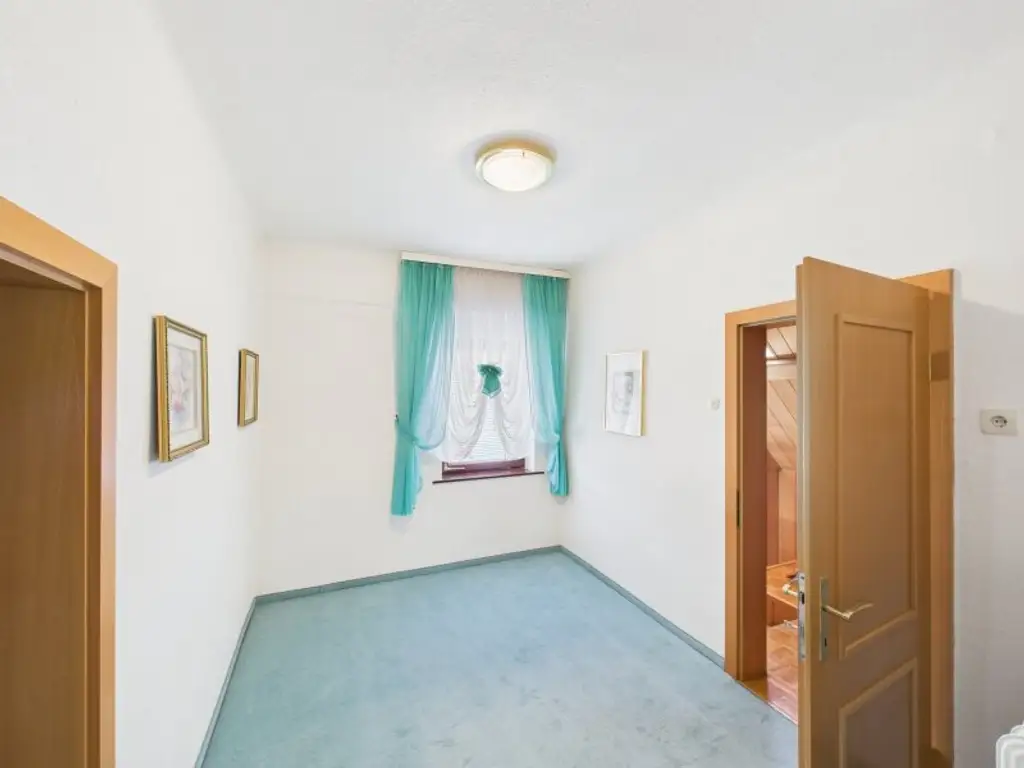 Traumhaus in Ternitz: 5 Zimmer, Garten, Pool & Garagen für nur 299.000 €!