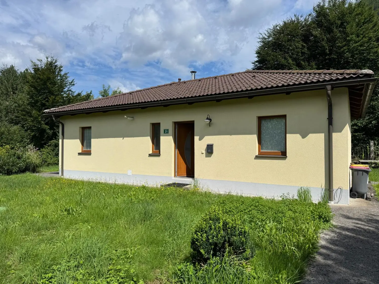 Bungalow in SONNIGER LAGE mit schönen Ausblicken !
