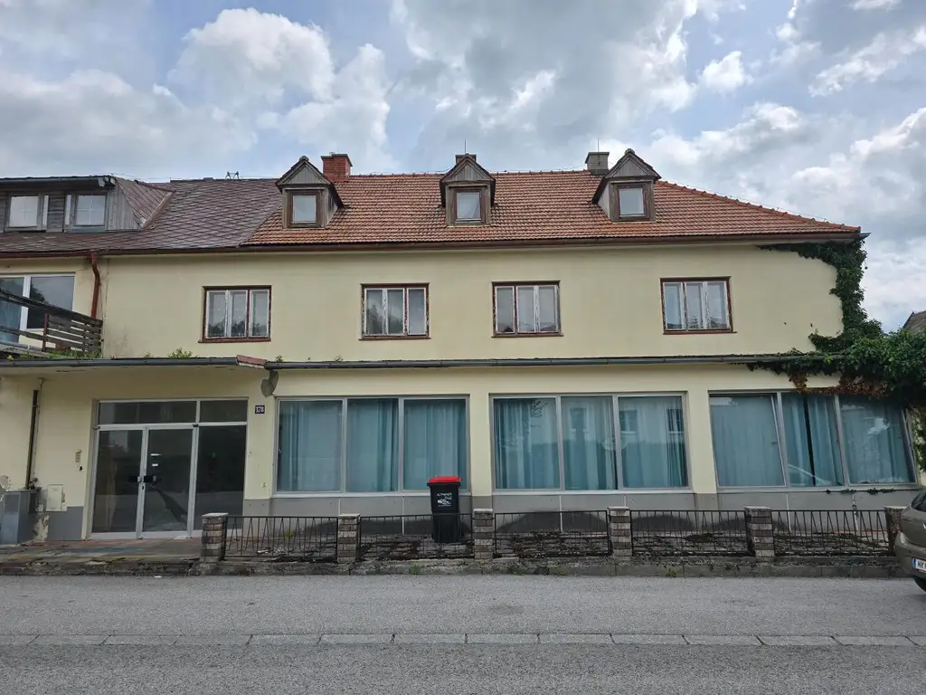 Großes Haus mit Entwicklungspotenzial in Mönichkirchen / ehemaliges Hotel