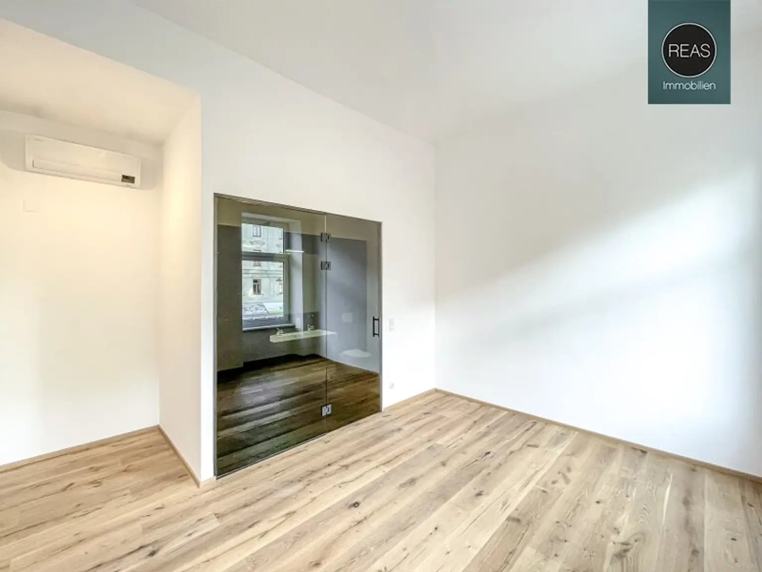 Attraktives Anlagepaket mit stabiler Rendite nahe Uno City!