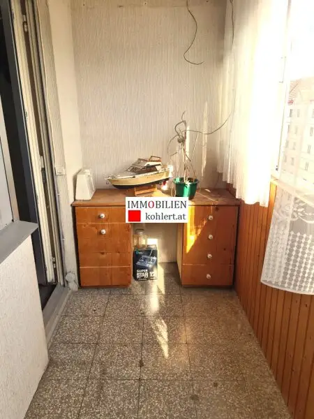 ****GELEGENHEIT, SONNIGE EIGENTUMSWOHNUNG MIT LOGGIA, ALLE NEBENRÄUME, HOHER LIFTSTOCK