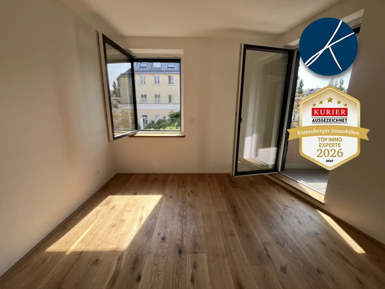 Schlafzimmer mit angeschlossenem Badezimmer