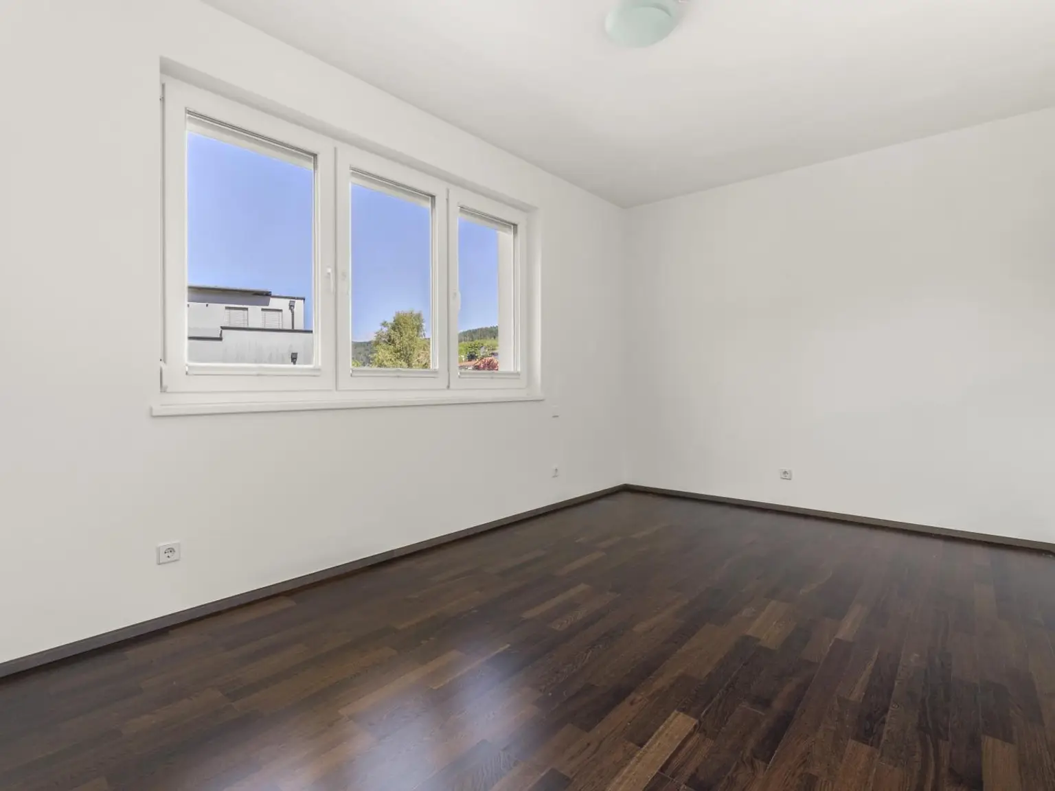 Für Anleger und Eigennutzer: Seenahe, moderne Wohnung mit Terrasse