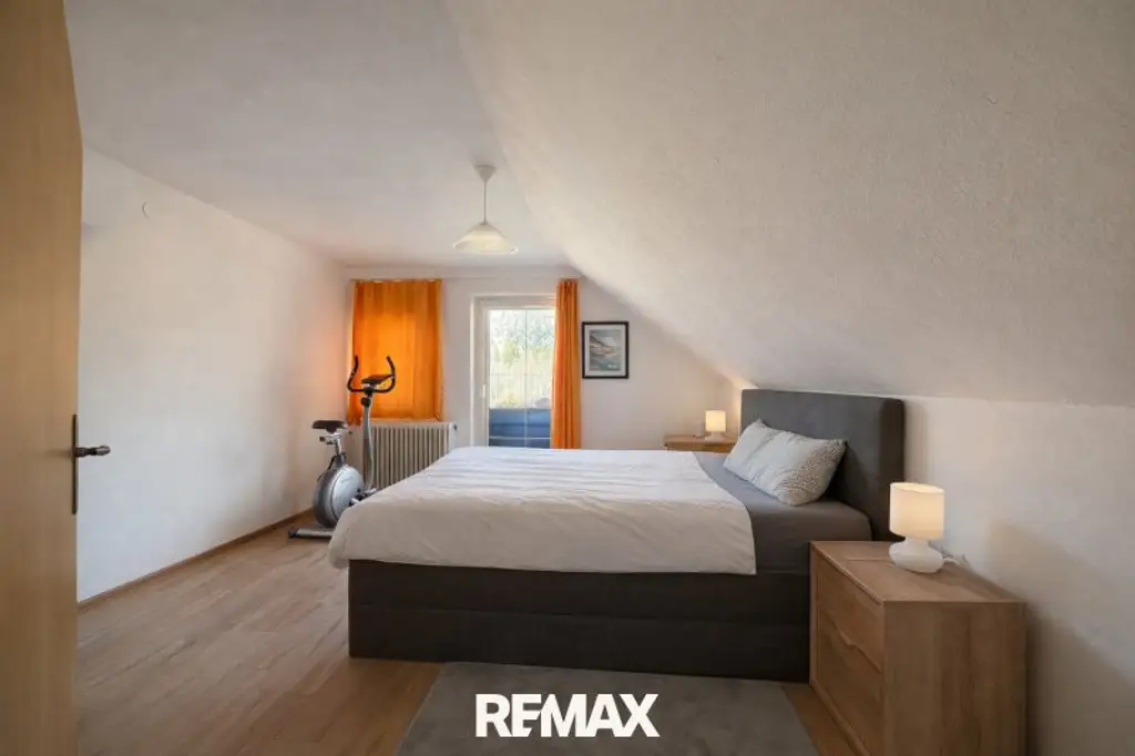 *** Charmantes teilsaniertes Landanwesen mit 10.978 m² Grund – Ruhe, Natur und vielseitige Nutzungsmöglichkeiten nur wenige Minuten zum grünen See ***