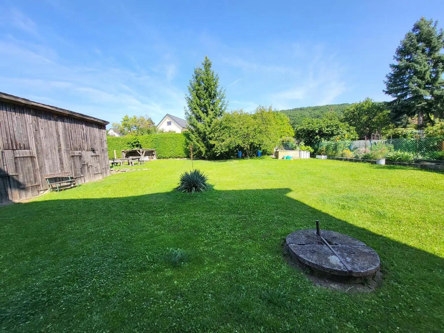 EIGENTUMSWOHNUNG MIT SCHÖNER AUSSICHT UND GEMEINSCHAFTSGARTEN