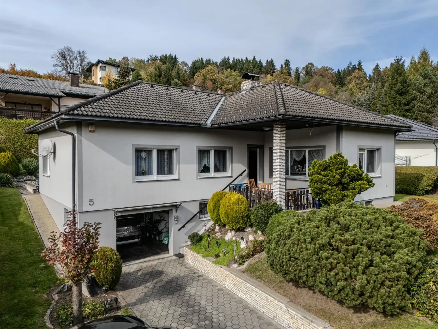 Einzigartiger Bungalow mit Wellnessbereich, Pool und großem Grundstück in ruhiger Wohnlage
