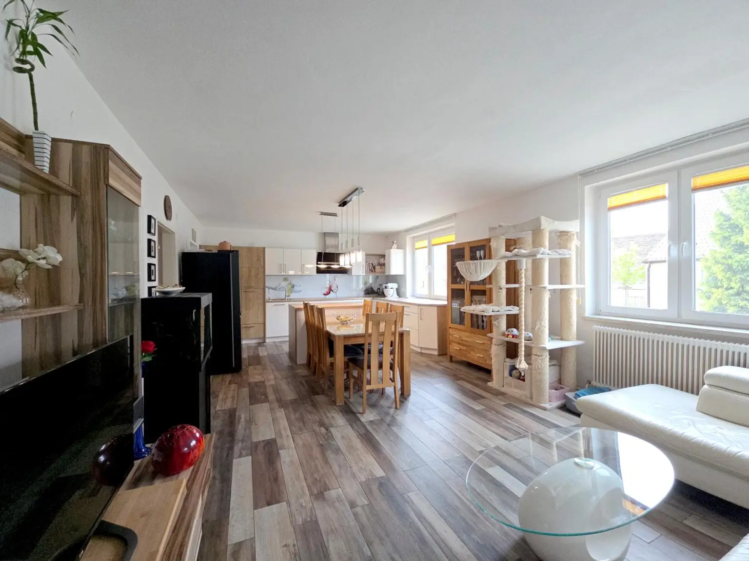 2042 Großnondorf/Guntersdorf: Große Liegenschaft - ideal für Tierhaltung - mit großem Einfamilienhaus samt gewerblichem Zubau