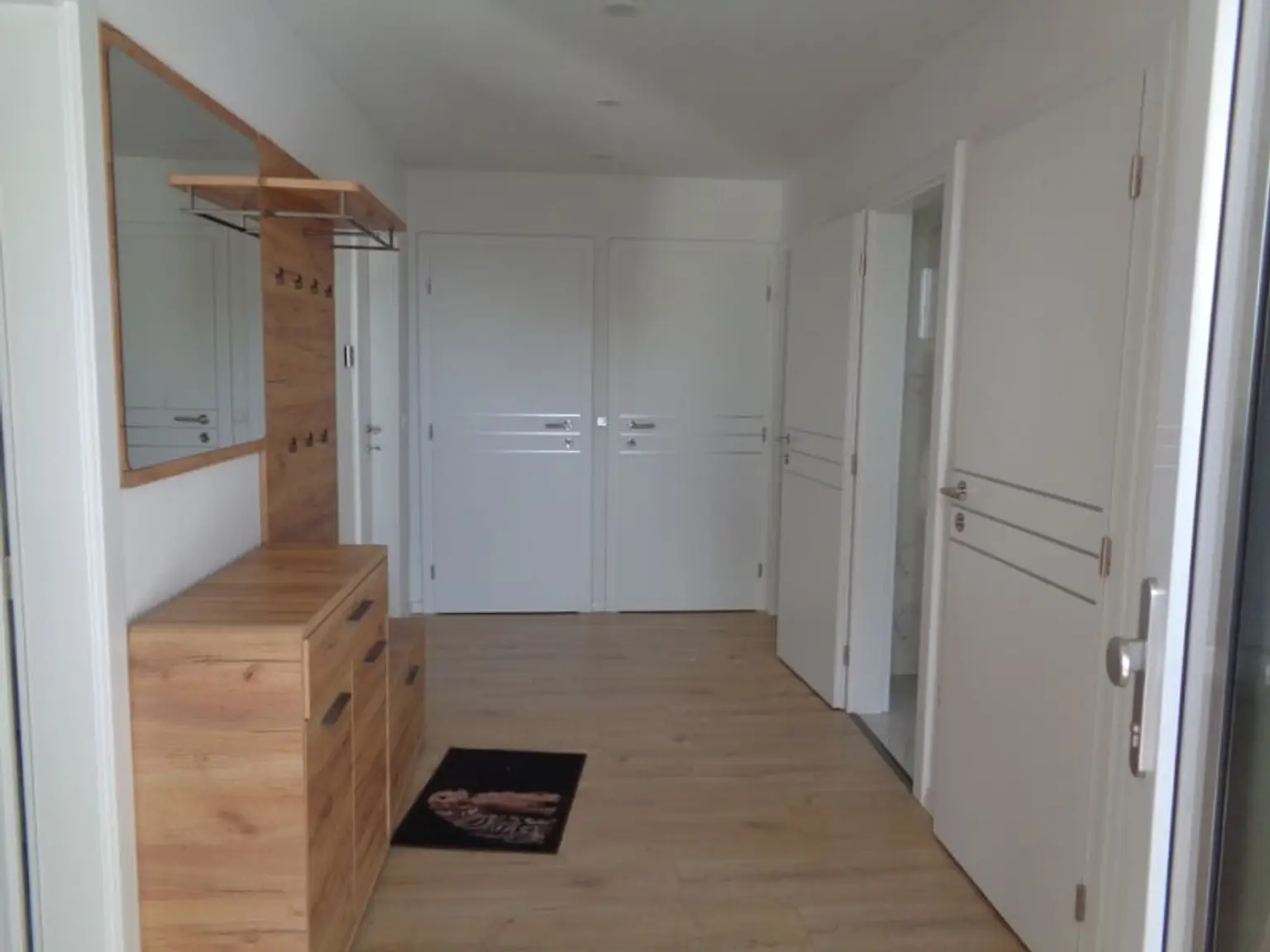 Hohenau: S-Bahn: unterkellerter Bungalow in Ruhelage