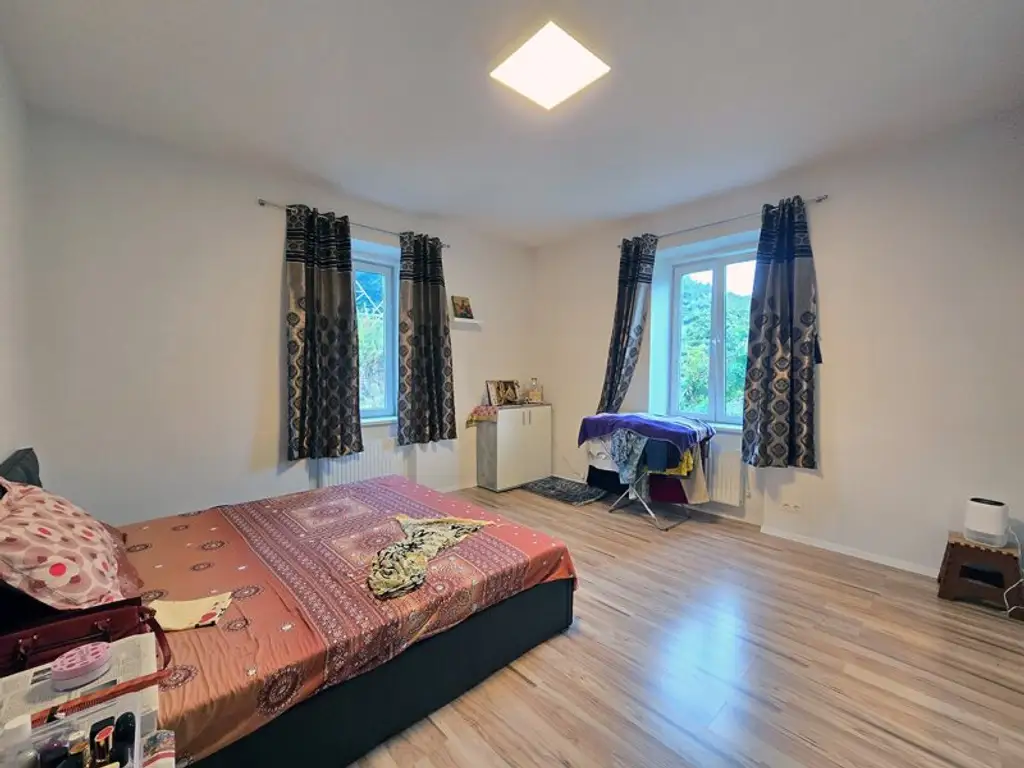 *** WOHNHAUS MIT 4 (VERMIETETEN) WOHNEINHEITEN ***