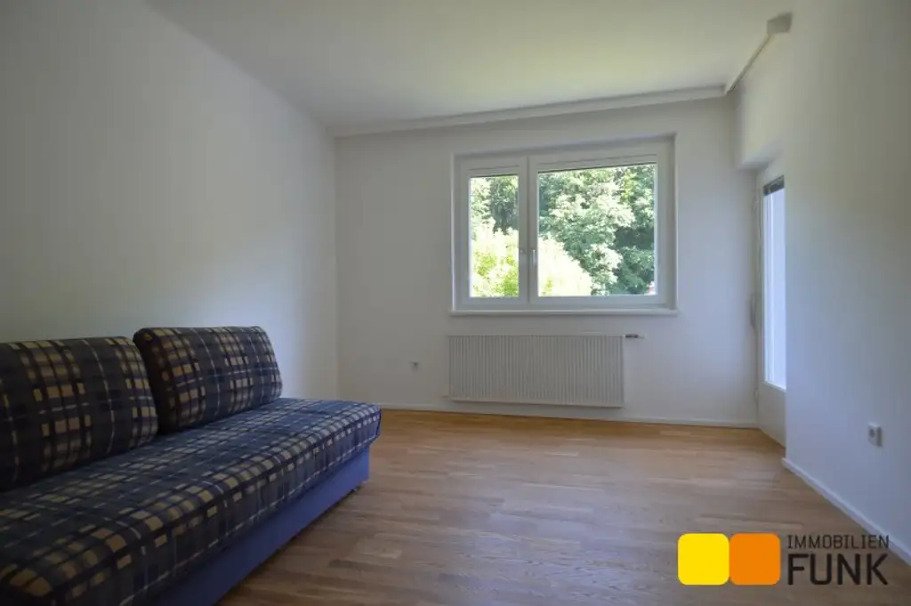 Großzügiges Haus mit Traumgarten