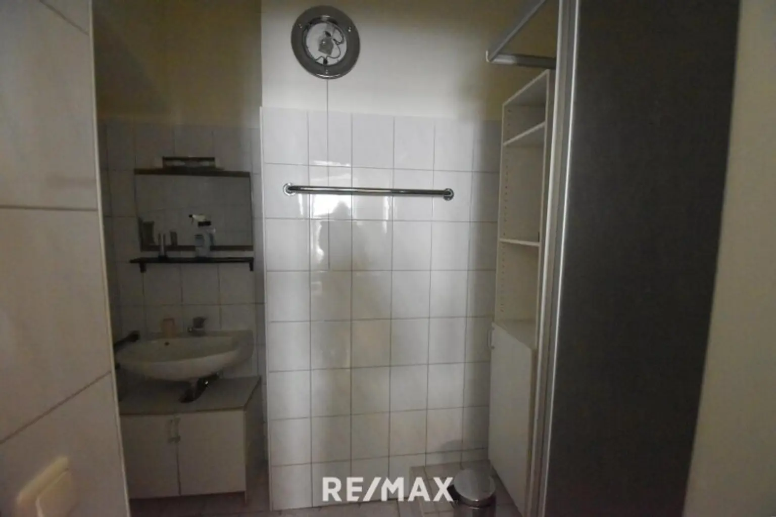 Badezimmer Wohnung EG