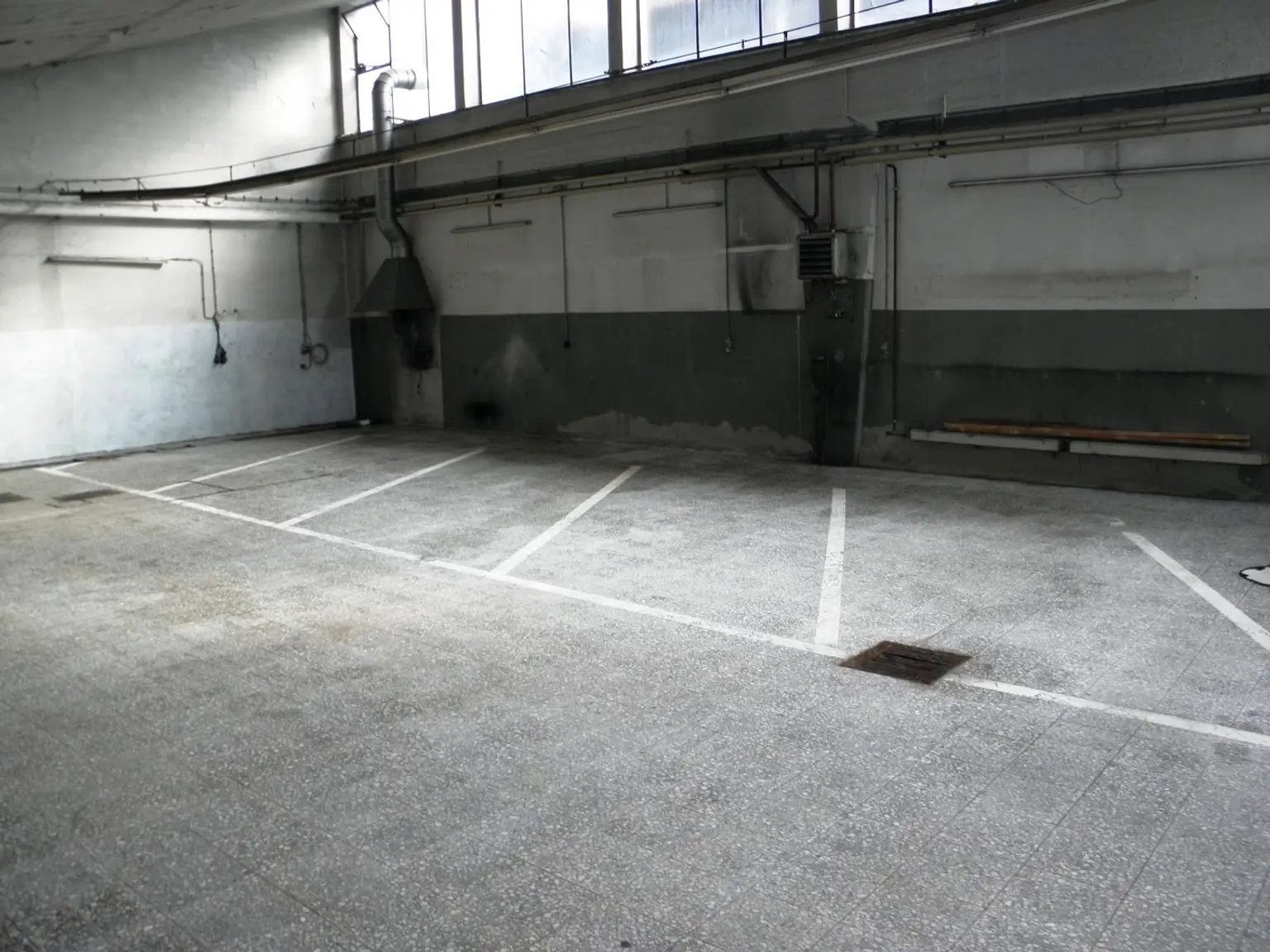 Werkstatt Halle Garage