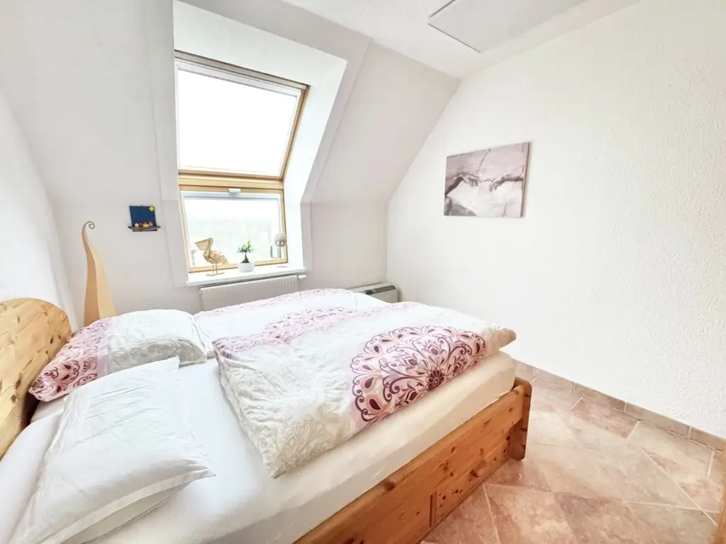 TRAUMHAFTE NEUBAUWOHNUNG MIT FERNBLICK | LICHTDURCHFLUTETE 3 ZIMMER | GARAGE | TOPLAGE IN EBERGASSING