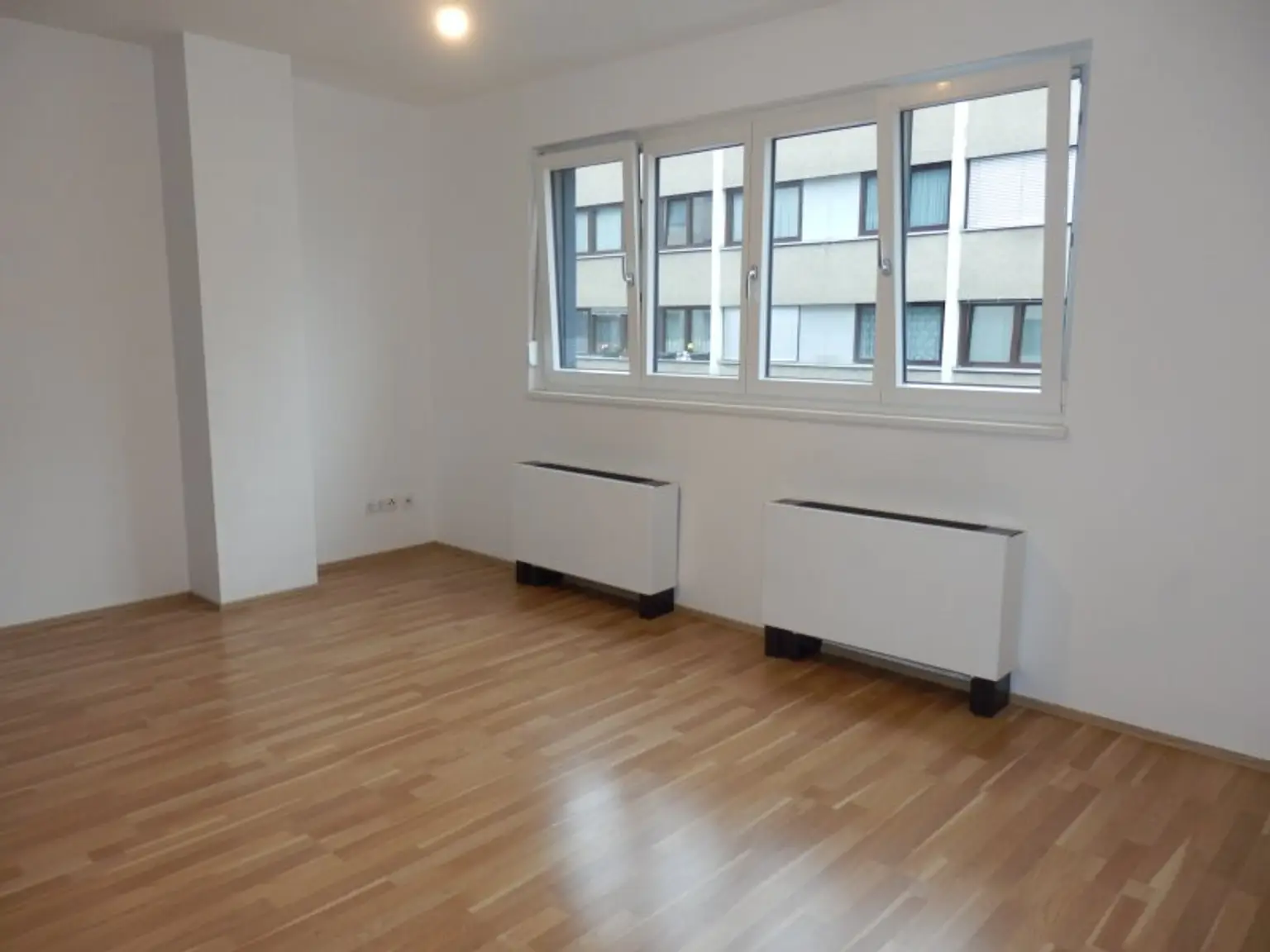 FEINE 2 Zimmer NB Wohnung, GENIALE AUFTEILUNG