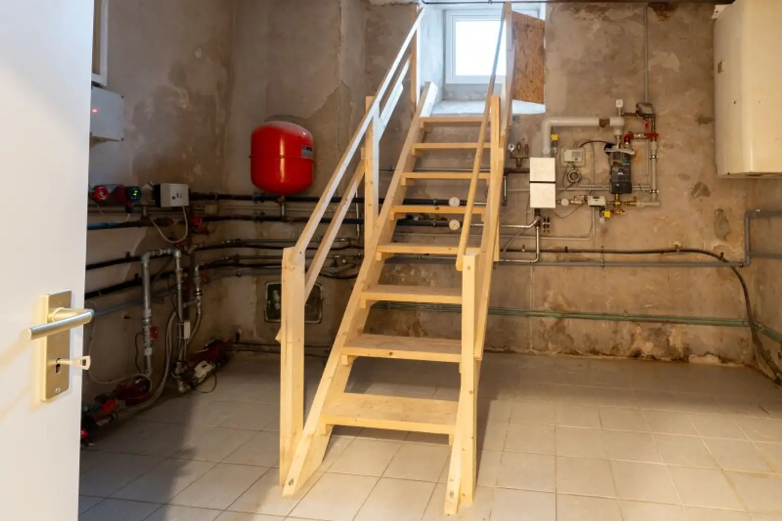 Bestandsfreies Mehrparteienhaus mit 5 Wohnungen + 1 Geschäftslokal in Toplage von Obernberg am Inn zu kaufen!