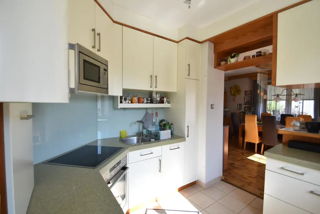 Wohnhaus mit Wintergarten, schönem Garten und Pool im Mostviertel