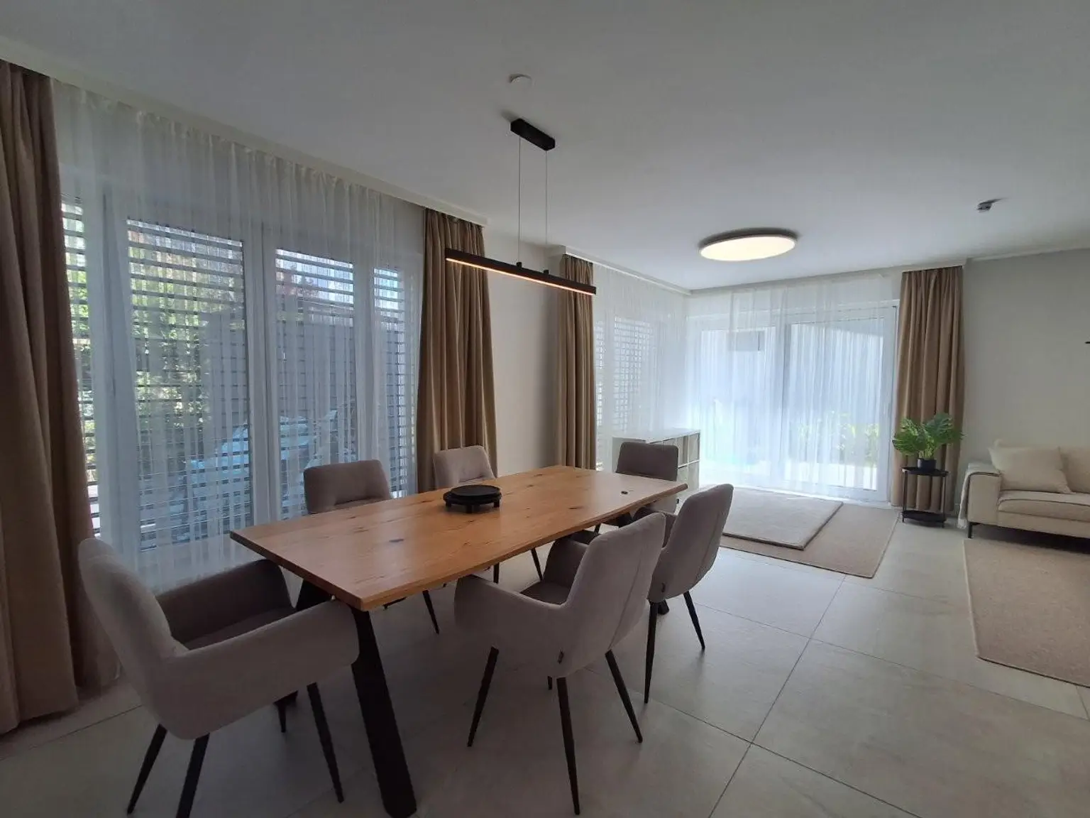 "Topmodern-ausgestattete Doppelhaushälfte nahe U1 Leopoldau"