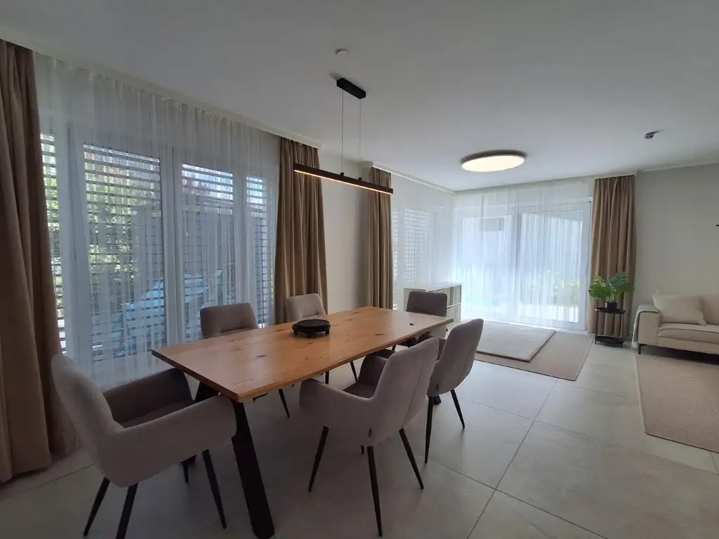 "Topmodern-ausgestattete Doppelhaushälfte nahe U1 Leopoldau"