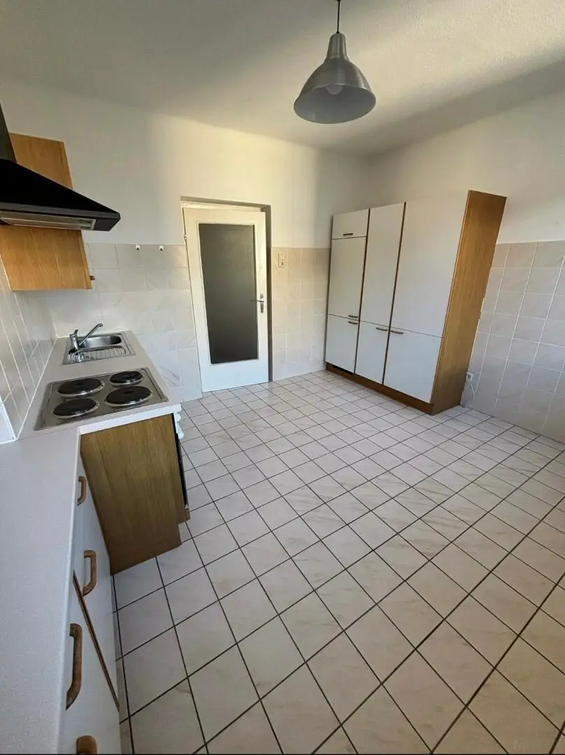 2-Zimmer-Wohnung mit kleiner Loggia, Bezirk St. Leonhard