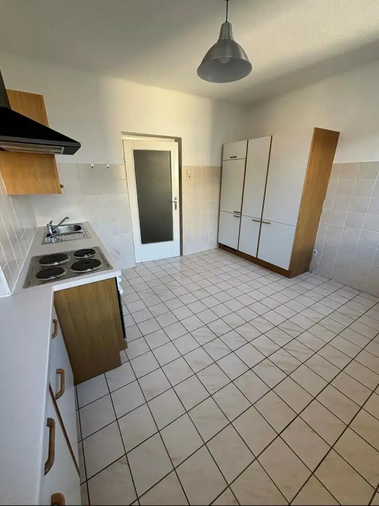 2-Zimmer-Wohnung mit kleiner Loggia, Bezirk St. Leonhard