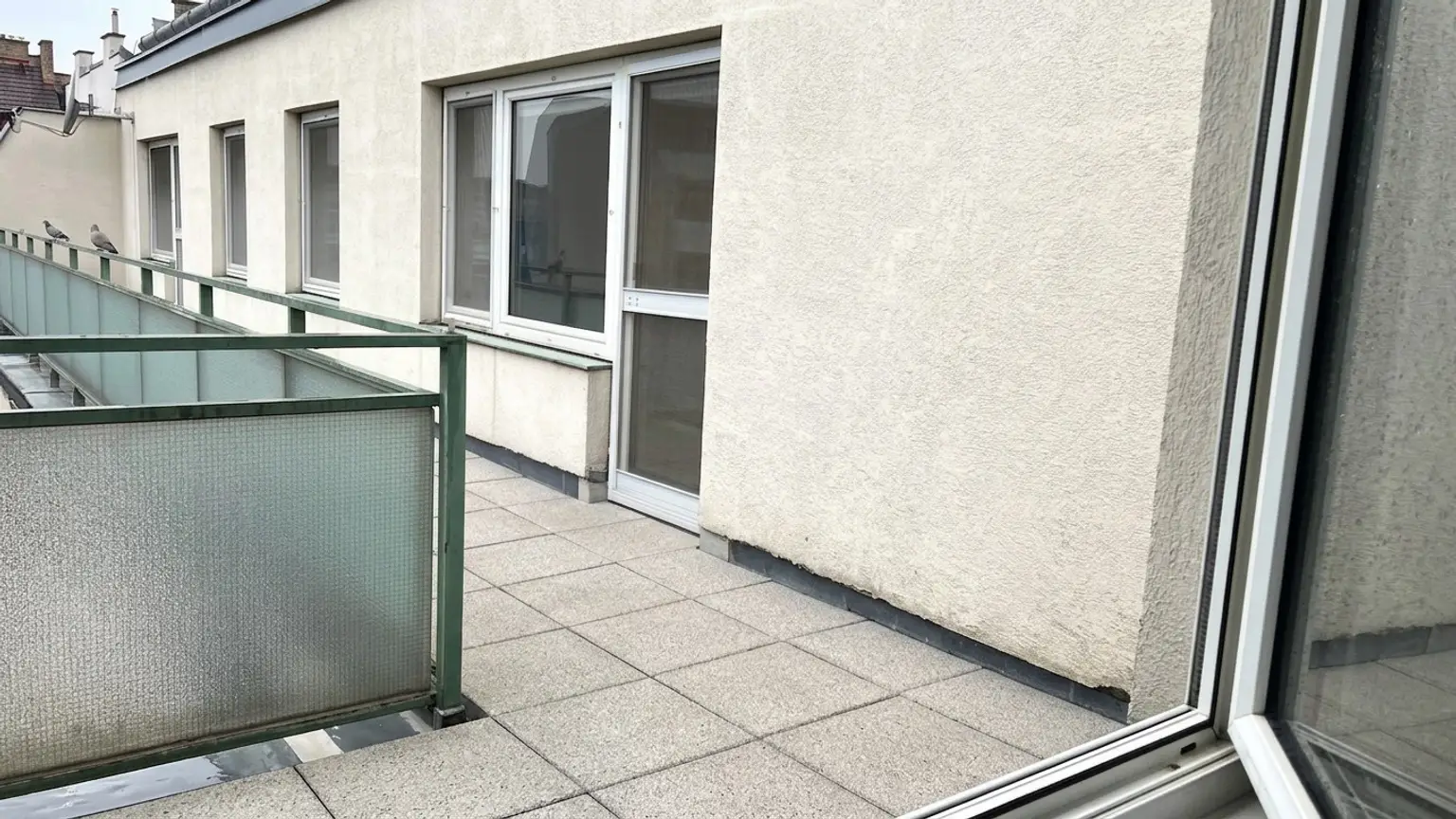 Blick aus der Küche(Boden KI Bearbeitet)
