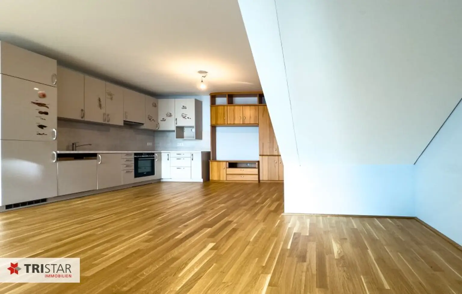 Exklusives Stadthaus nahe Wilhelminenberg & Steinhofgründen · Wohnen & Arbeiten · rechtlich kombinierbar · 4 x Zimmer · Tiefgarage Inkludiert !