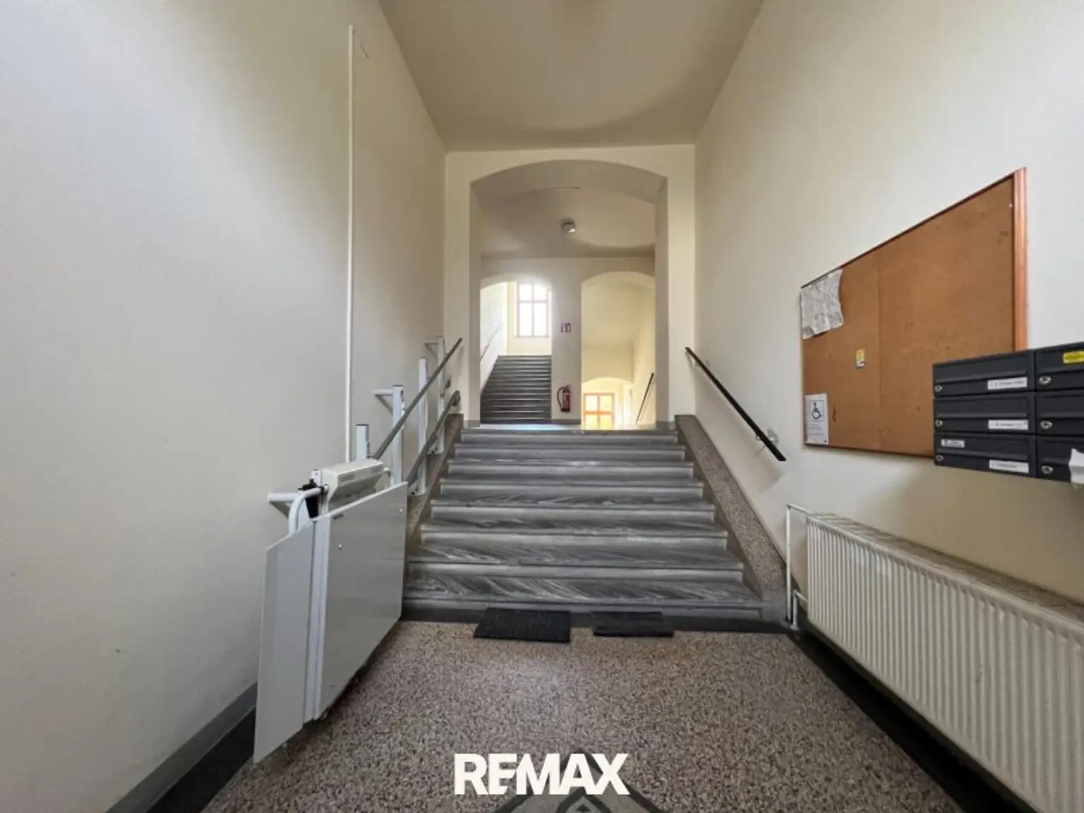 Charakteristisches Zinshaus im Ortszentrum