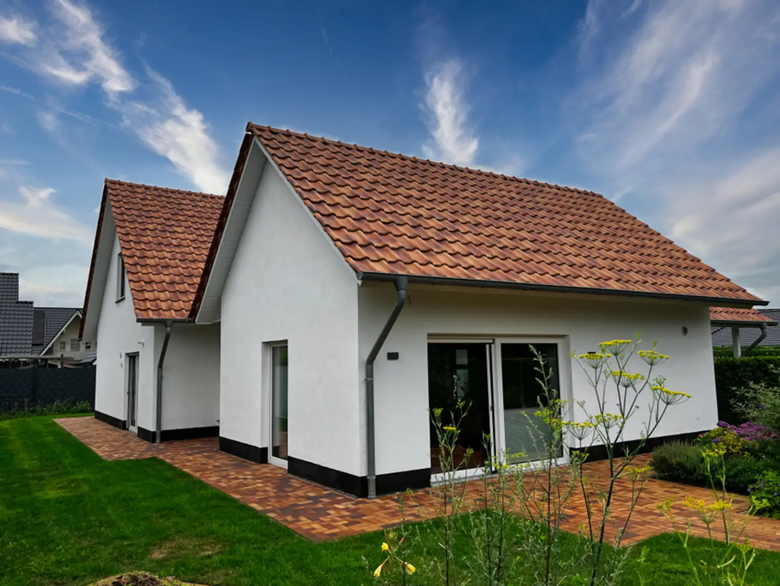 Baujahr 2019! Moderne Landhausvilla mit viel Platz!