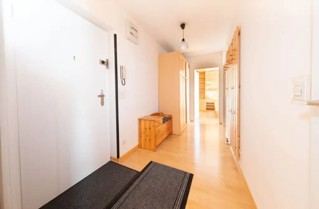 Lichtdurchflutete 2-Zimmer-Wohnung mit Potenzial in ruhiger Stadtlage
