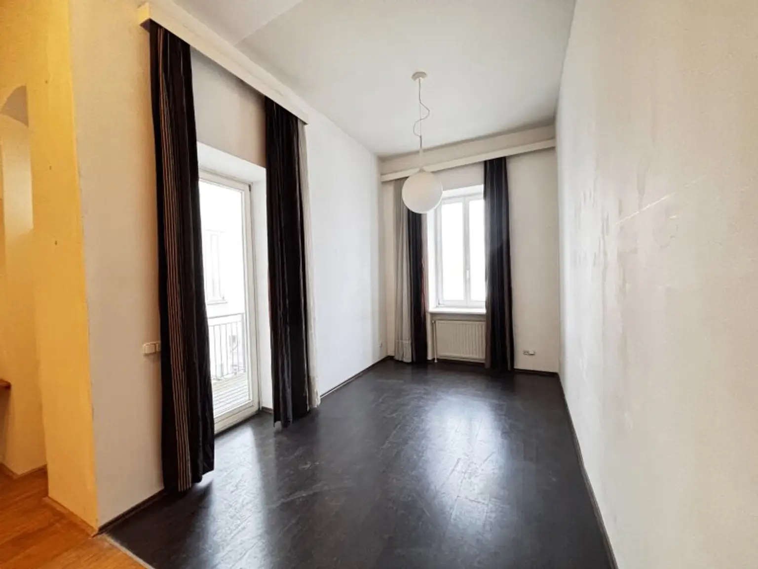 Blick von Kochbereich Richtung Balkon