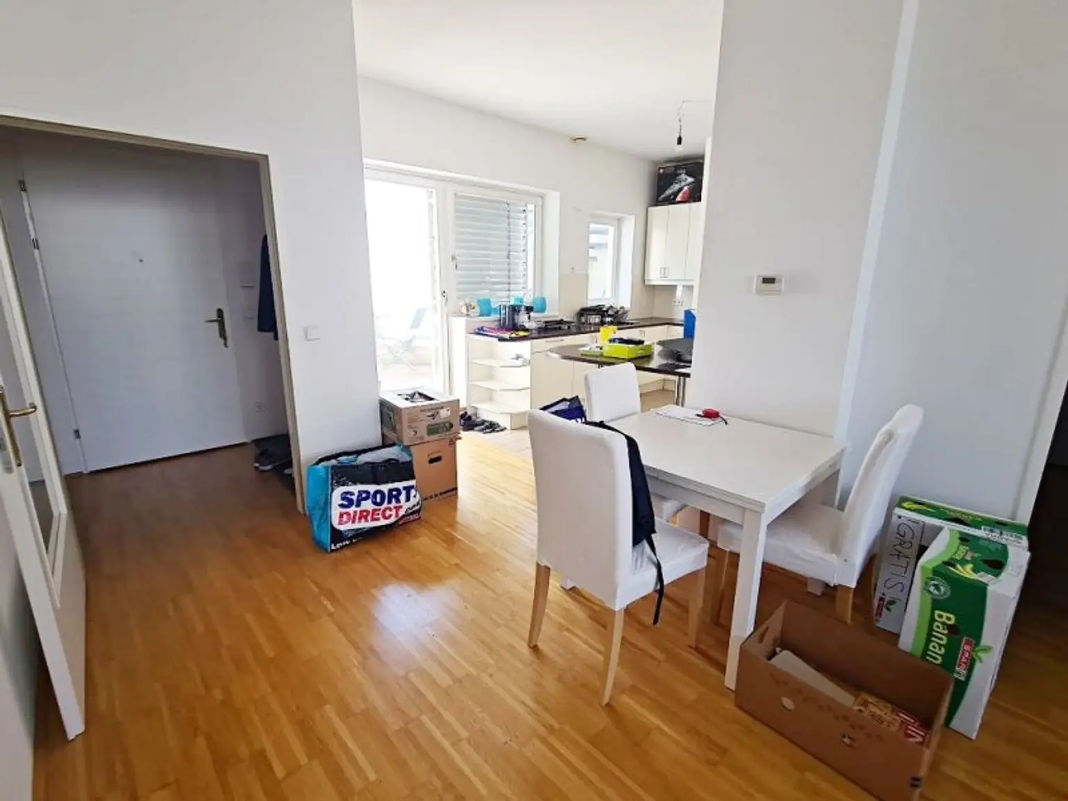 TERRASSENHIT, U1-NÄHE, 84 m2 Dachgeschoß mit 30 m2 Terrasse, 2 Zimmer, Wohnküche, 2 Bäder, Parketten, Viktorgasse