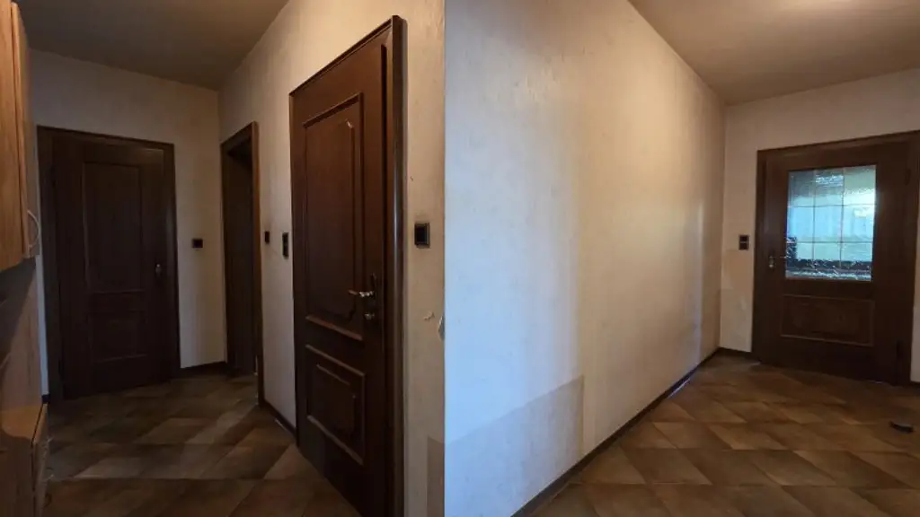 Geräumiges Einfamilienhaus in Silberwald mit Pool, Photovoltaikanlage und KFZ Garage – Ihr neues Zuhause wartet!