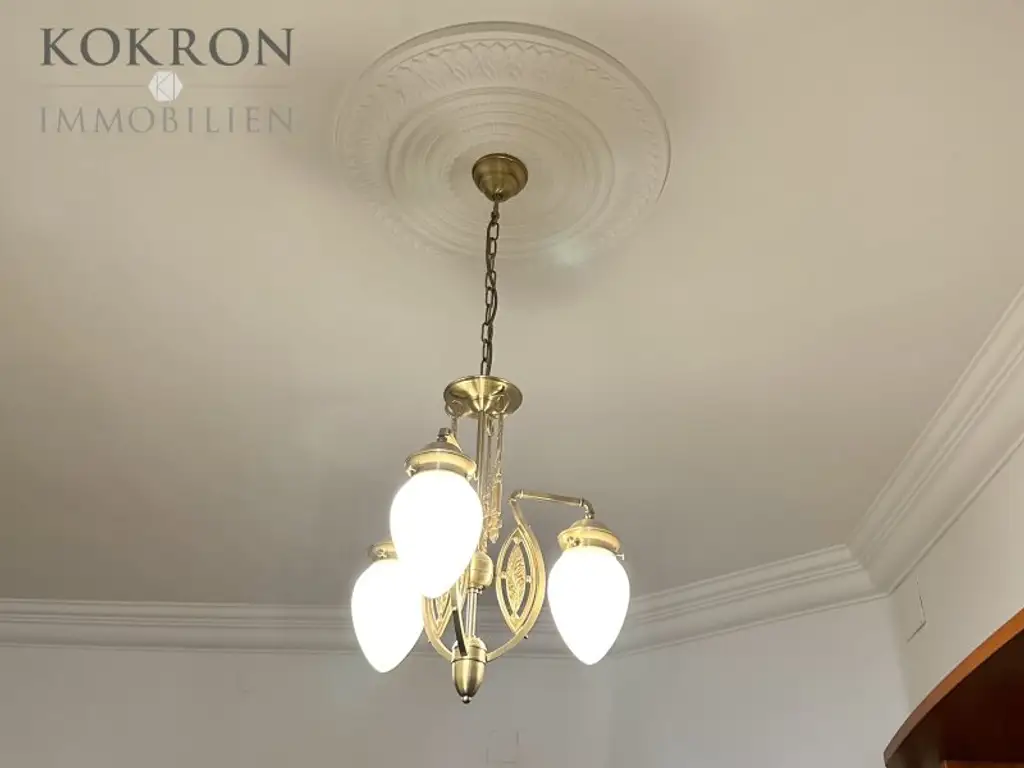 Wo Geschichte atmet und Ruhe wohnt - Ihre Altbauwohnung mit Balkon in Alt-Hietzing