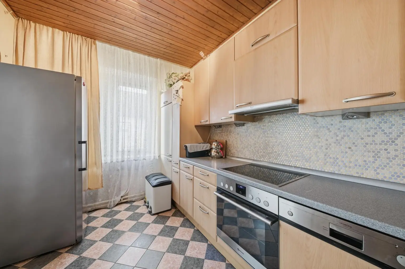 Großzügige Liegenschaft in familienfreundlicher Lage in Zwentendorf!