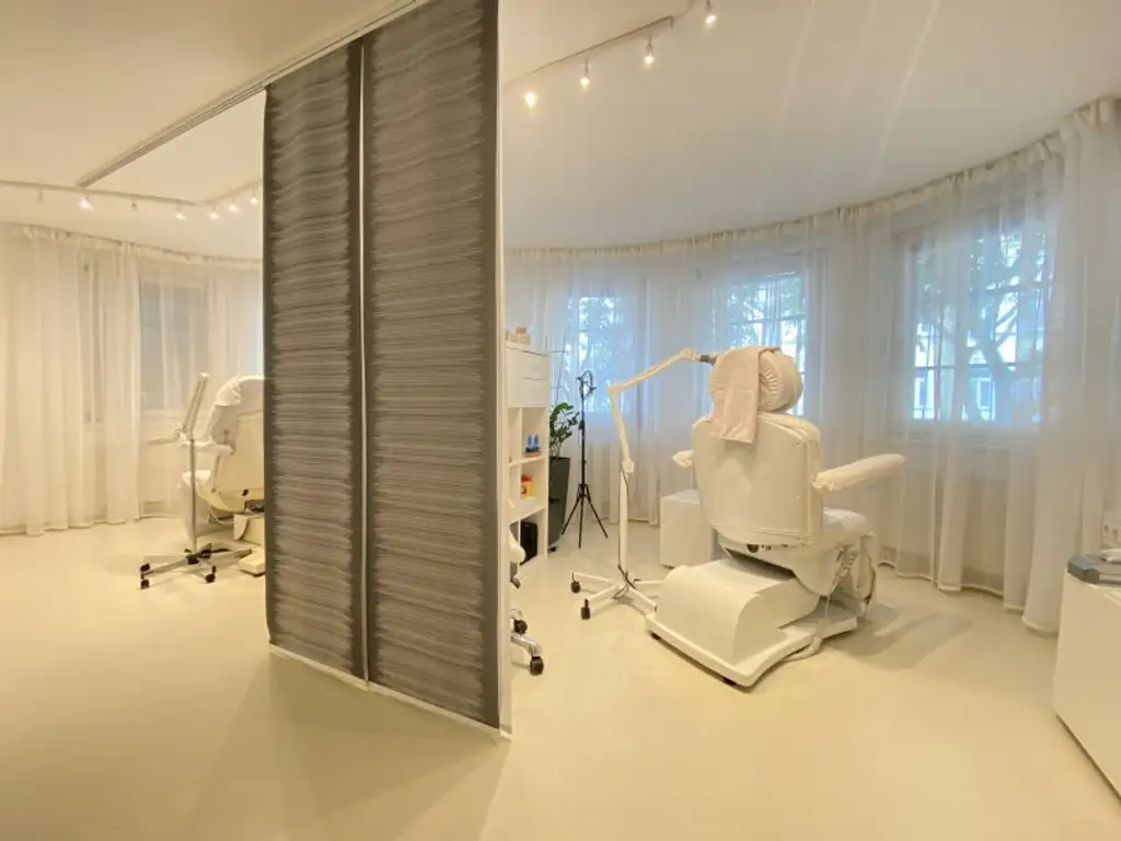 BÜRO oder ORDINATION + U3 Nähe + ca. 100m² TERRASSE + PERFEKTE Lage + SUPER Infrastruktur!