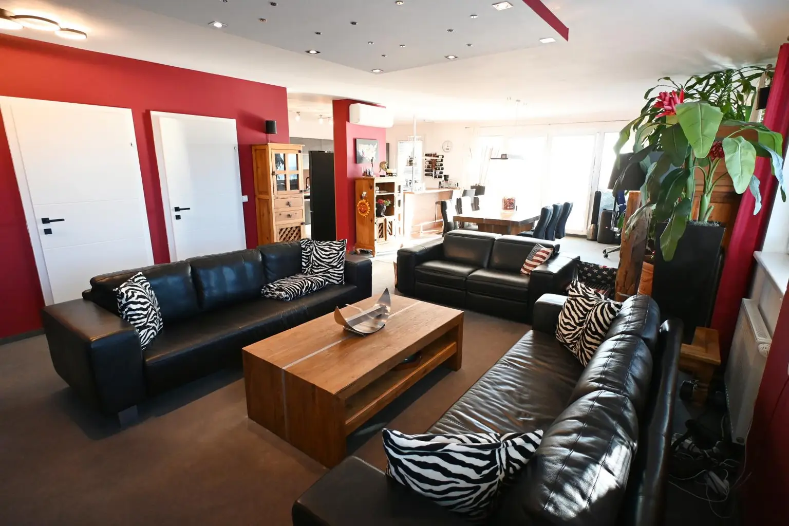 " ++ Wienerberg City ++ Weitblick ++ Panorama-Pool-Nutzung  ++