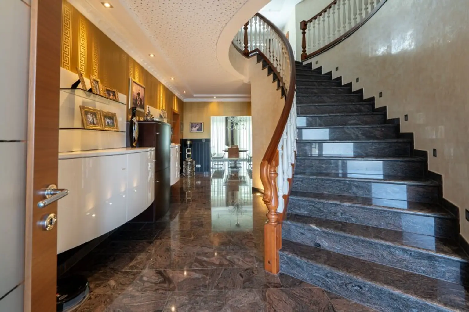 Traumvilla in Weißkirchen: mit Pool, Sauna und exklusiven Extras!