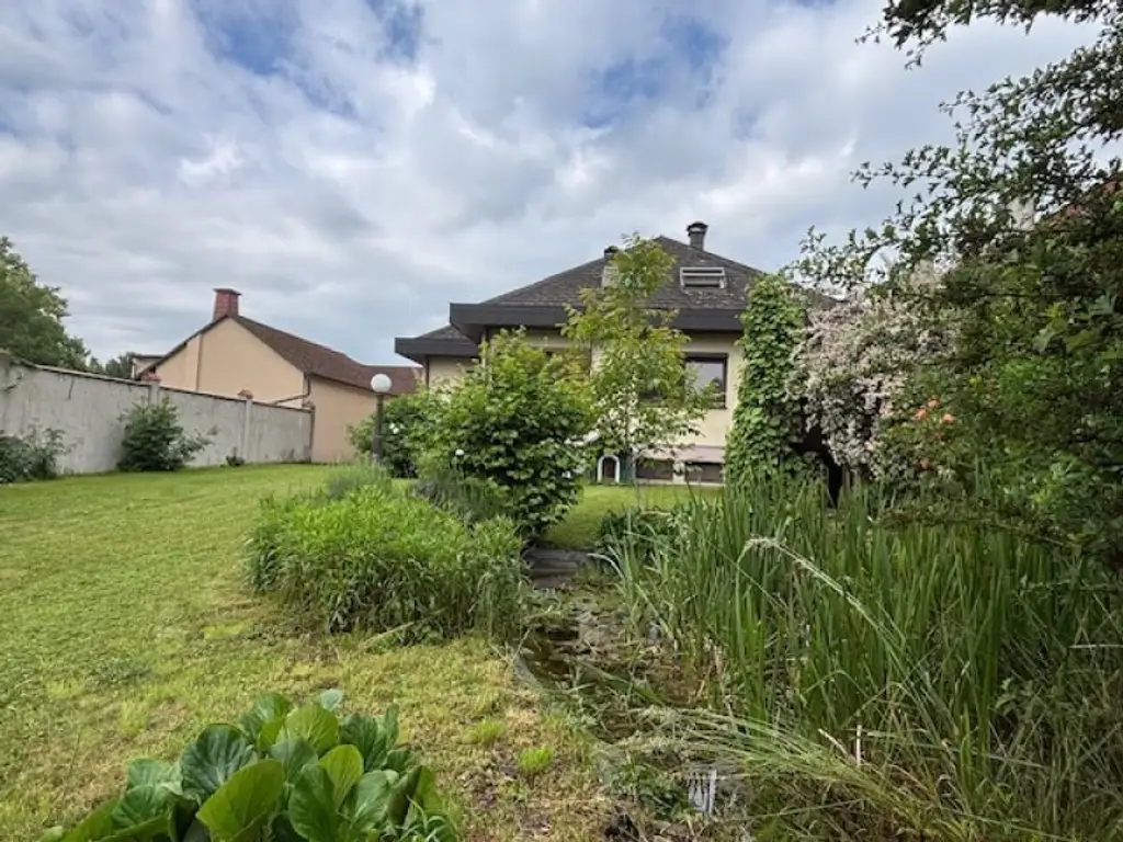 Engelhartstetten - Gediegenes Einfamilienhaus mit großem sonnigen Garten